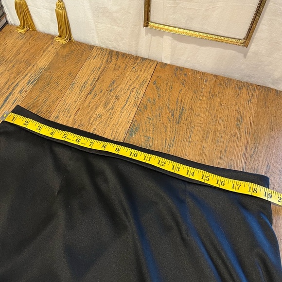 A MTL 1980 – Black Satin Skirt 16 - Picture 9 of 10